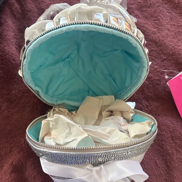 Elegant Silver and White Floral Cone Bag - Betsey Johnson - Picture 4 of 4